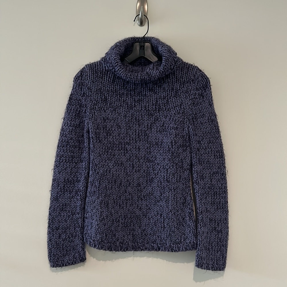 Warm knit purple sweater w/turtleneck. Size Small. Brand: Express